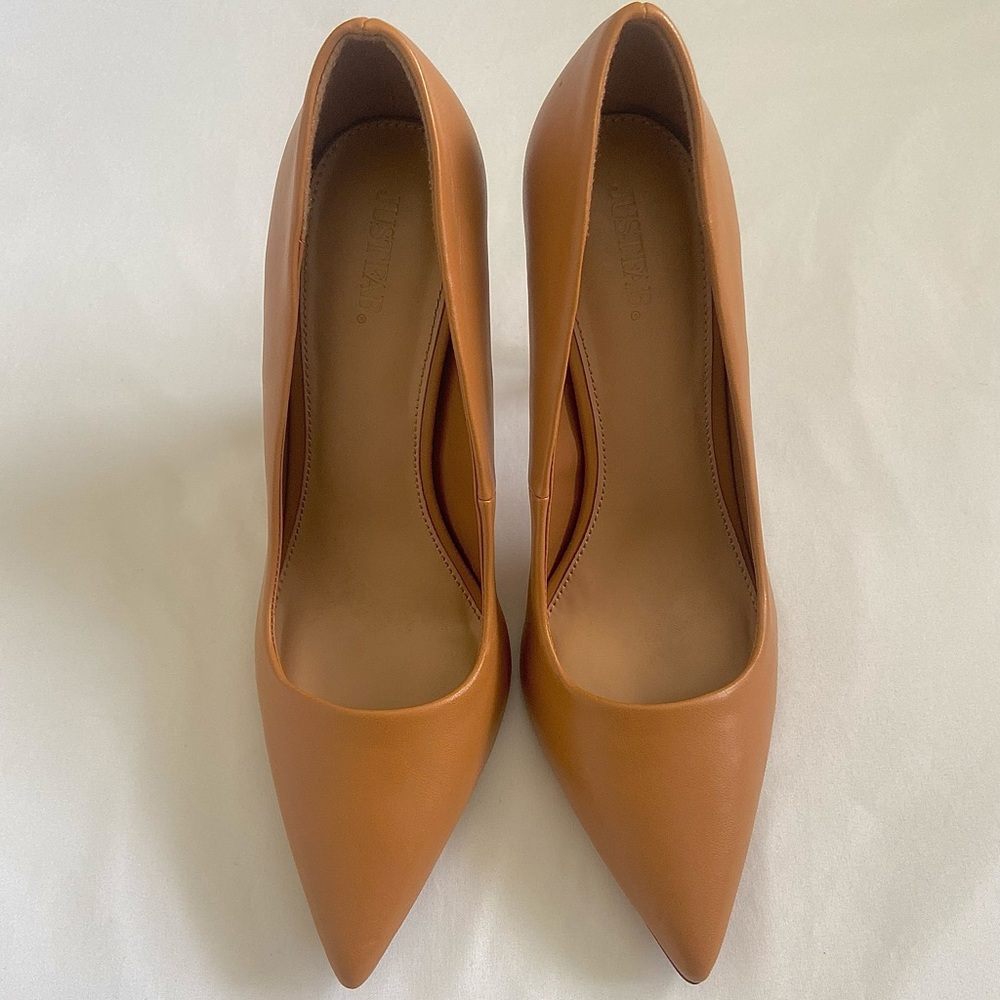 Size 10 tan 4 inch point toe heels